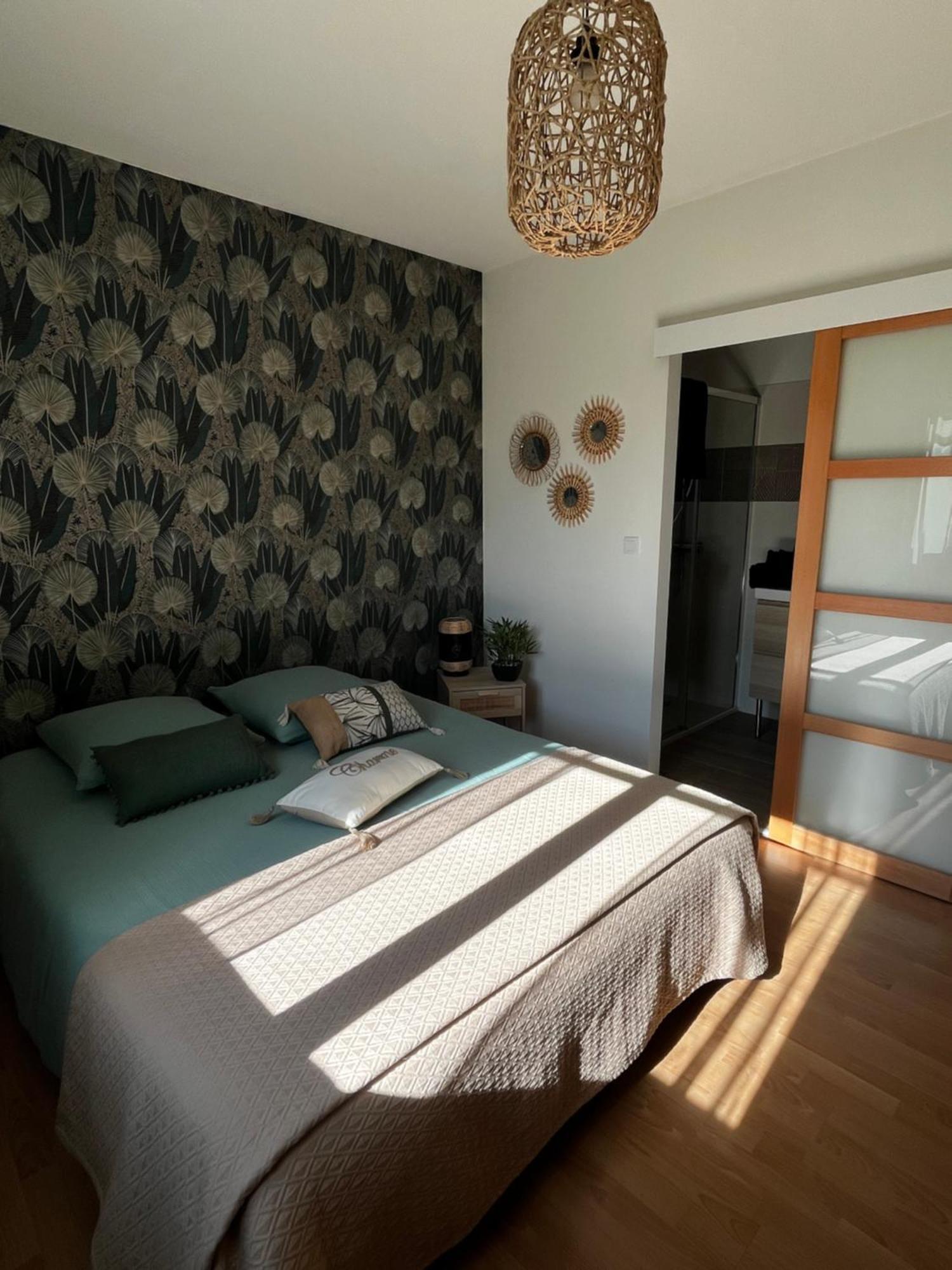 Bed and Breakfast Les Voyages De Louison Lavardac Exterior foto