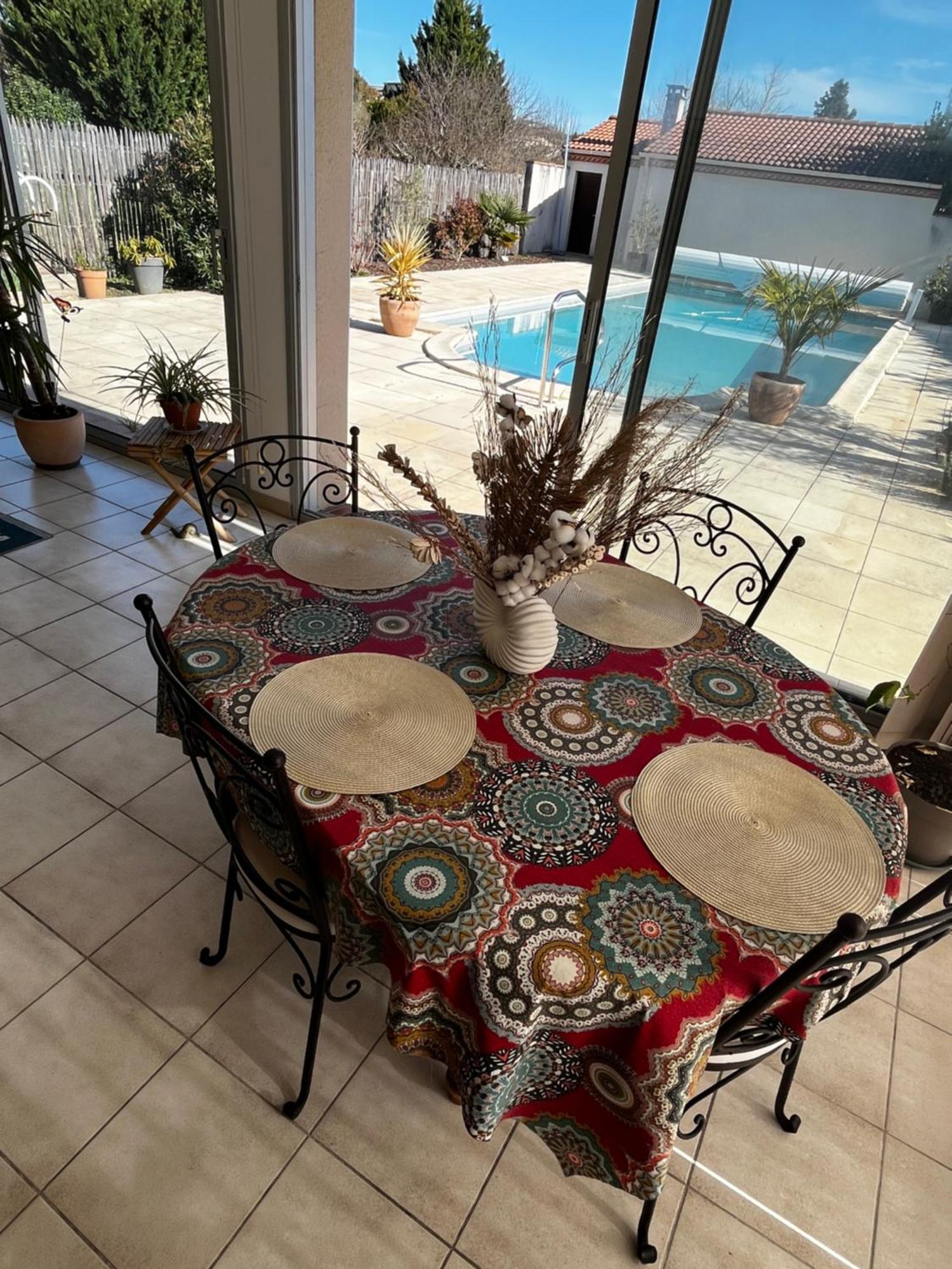 Bed and Breakfast Les Voyages De Louison Lavardac Exterior foto